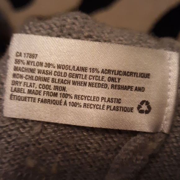 2/$20 Gap sweater - Picture 4 of 6